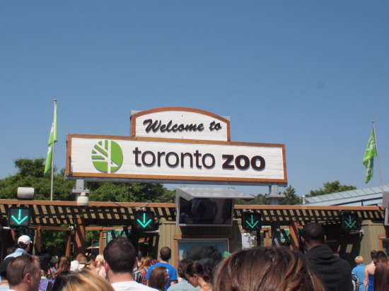 zoo_entrance_550.jpg